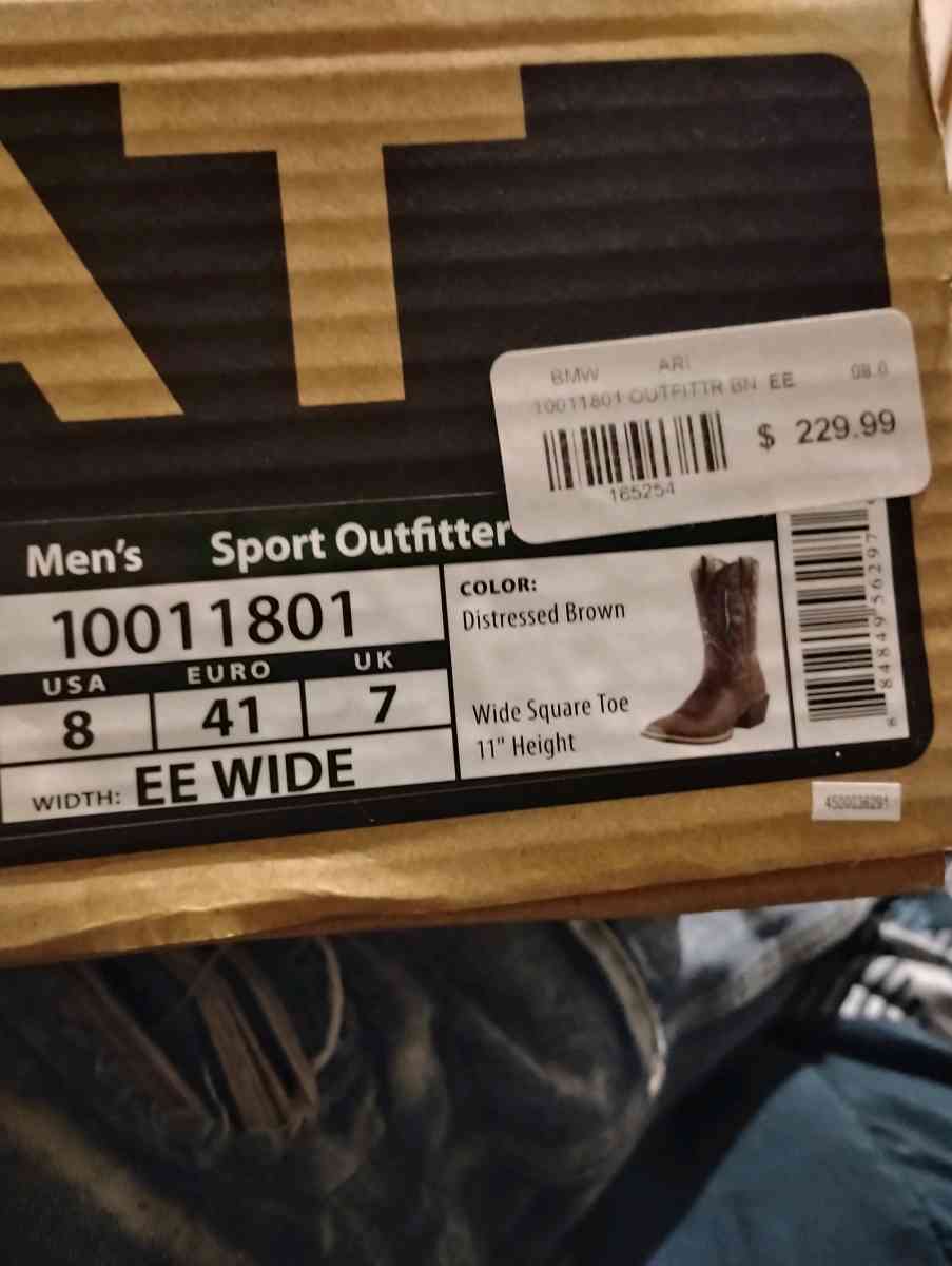Ariat sport outfitter size 8 EE wide cowboy boots - Dayton, Ohio