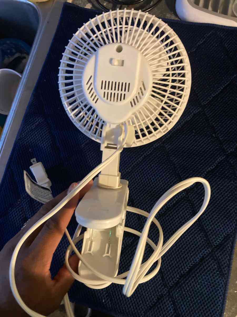 Genesis Convertible Clip Fan - Essington, Pennsylvania - FleaMarketBay