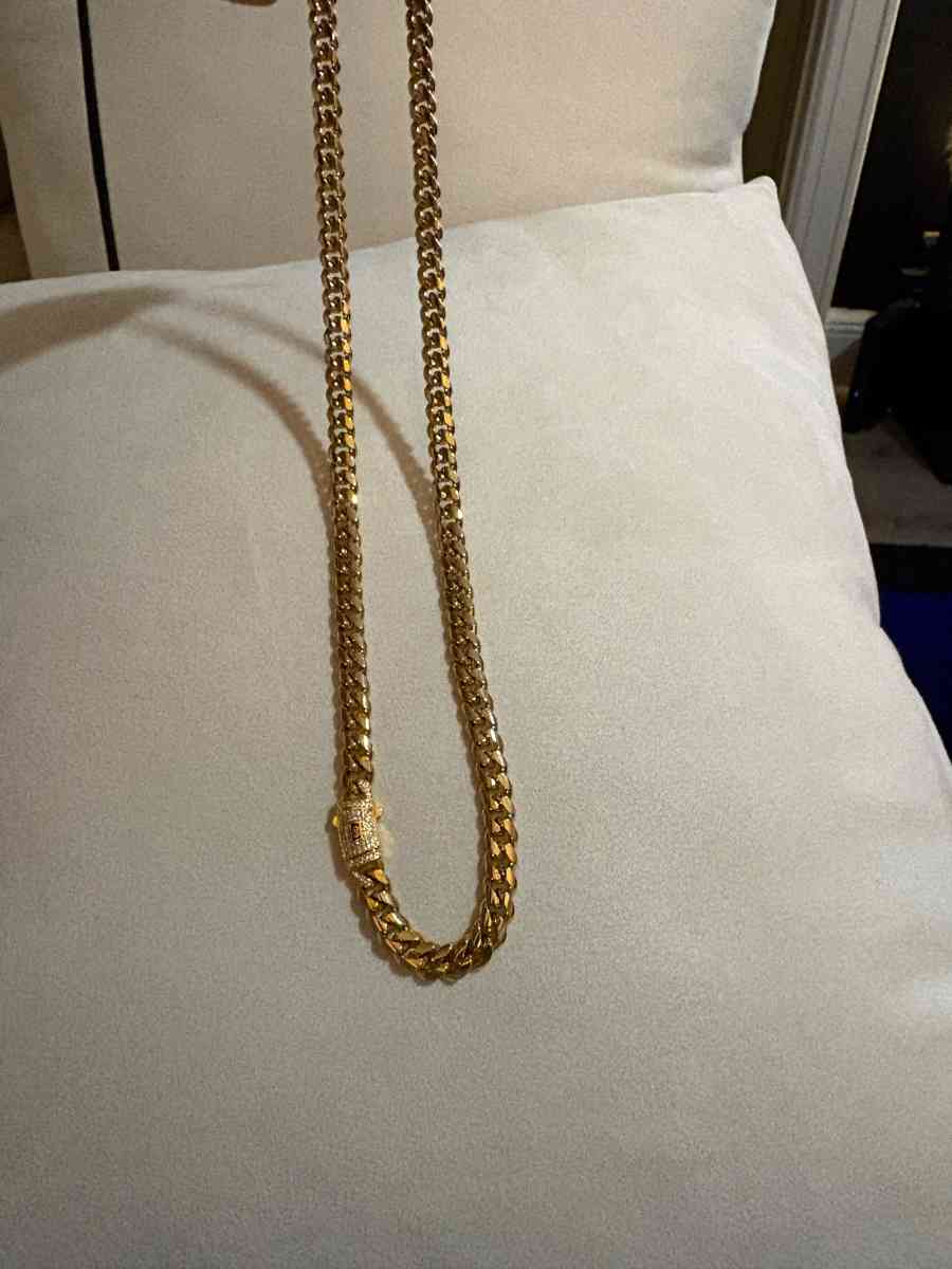 Cuban link stainless steel 24 largo 8mm - West New York, New Jersey