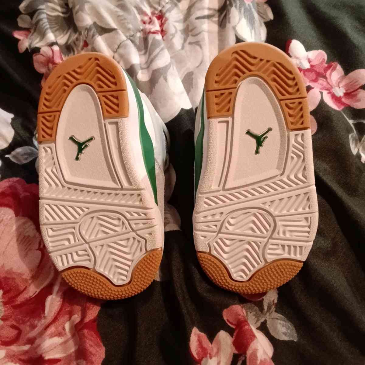 Jordan 4 RM - Jacksonville, Florida - FleaMarketBay