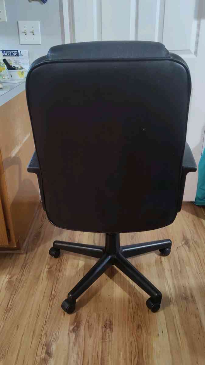 Office Desk Chair - Summerville, South Carolina - FleaMarketBay