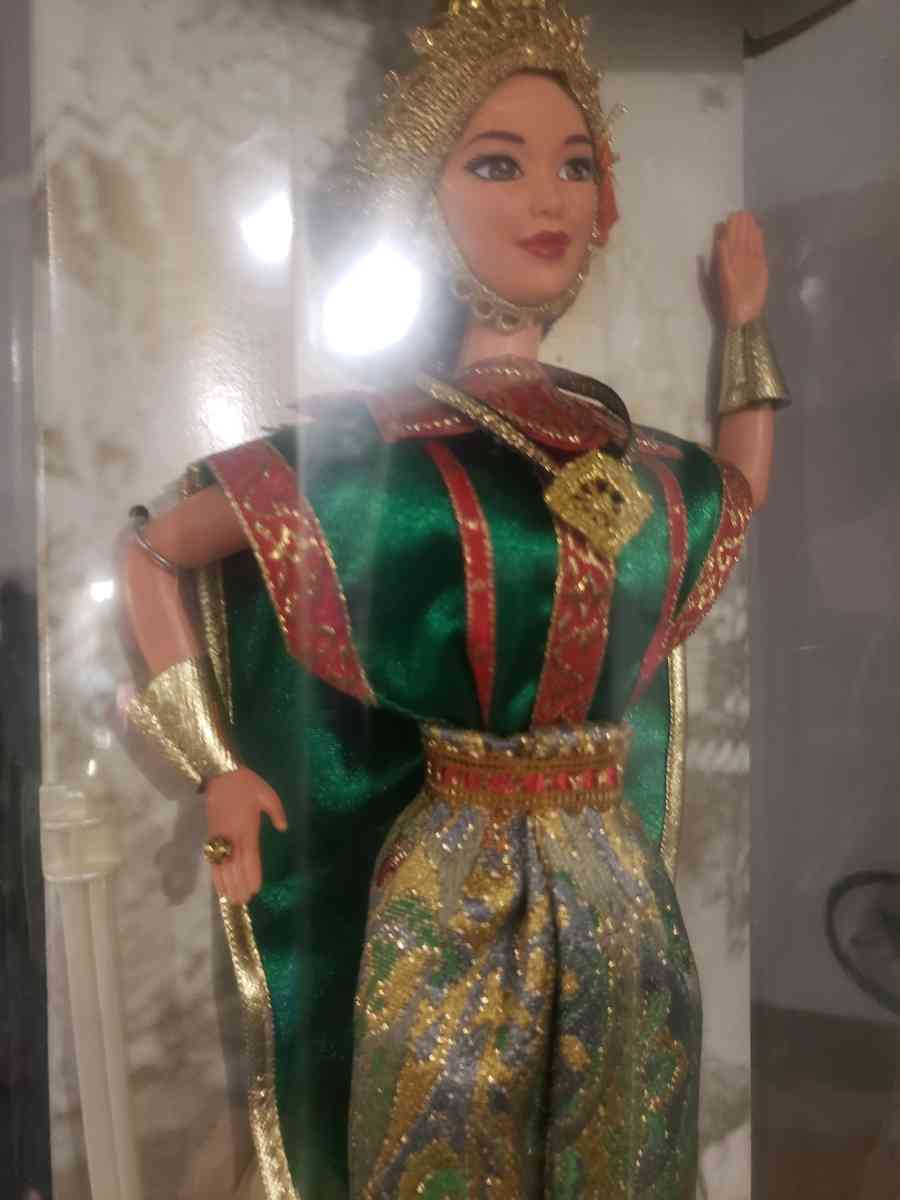 Thai Barbie Doll 1997 Thailand Dolls of the World Collectors - Shelby, North Carolina - FleaMarketBay