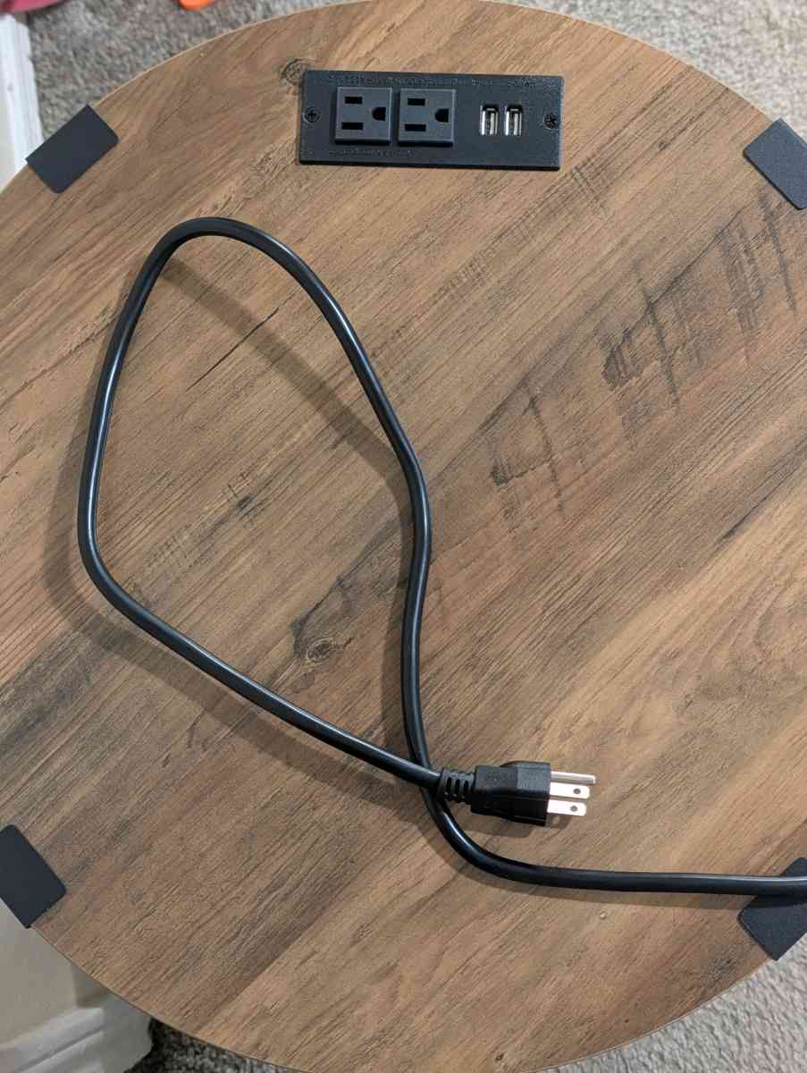 Tall End Wooden Table - Irving, Texas - FleaMarketBay