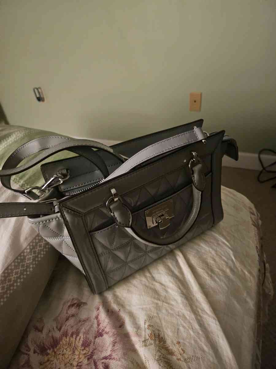 Michael Kors shoulder bag - Boston, Massachusetts - FleaMarketBay