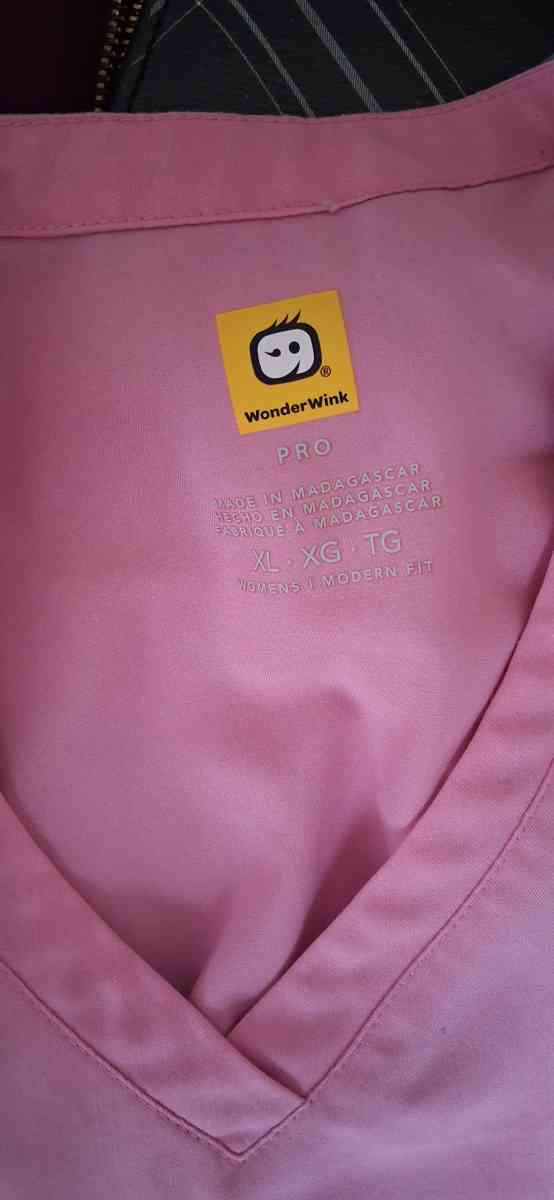 Scrub tops - Hudson, Florida - FleaMarketBay