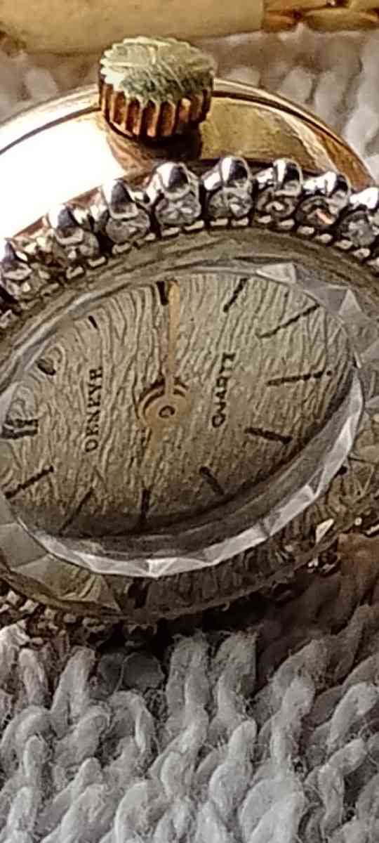 14 karat gold diamond Geneva quartz watch for ladies - Maplesville, Alabama - FleaMarketBay