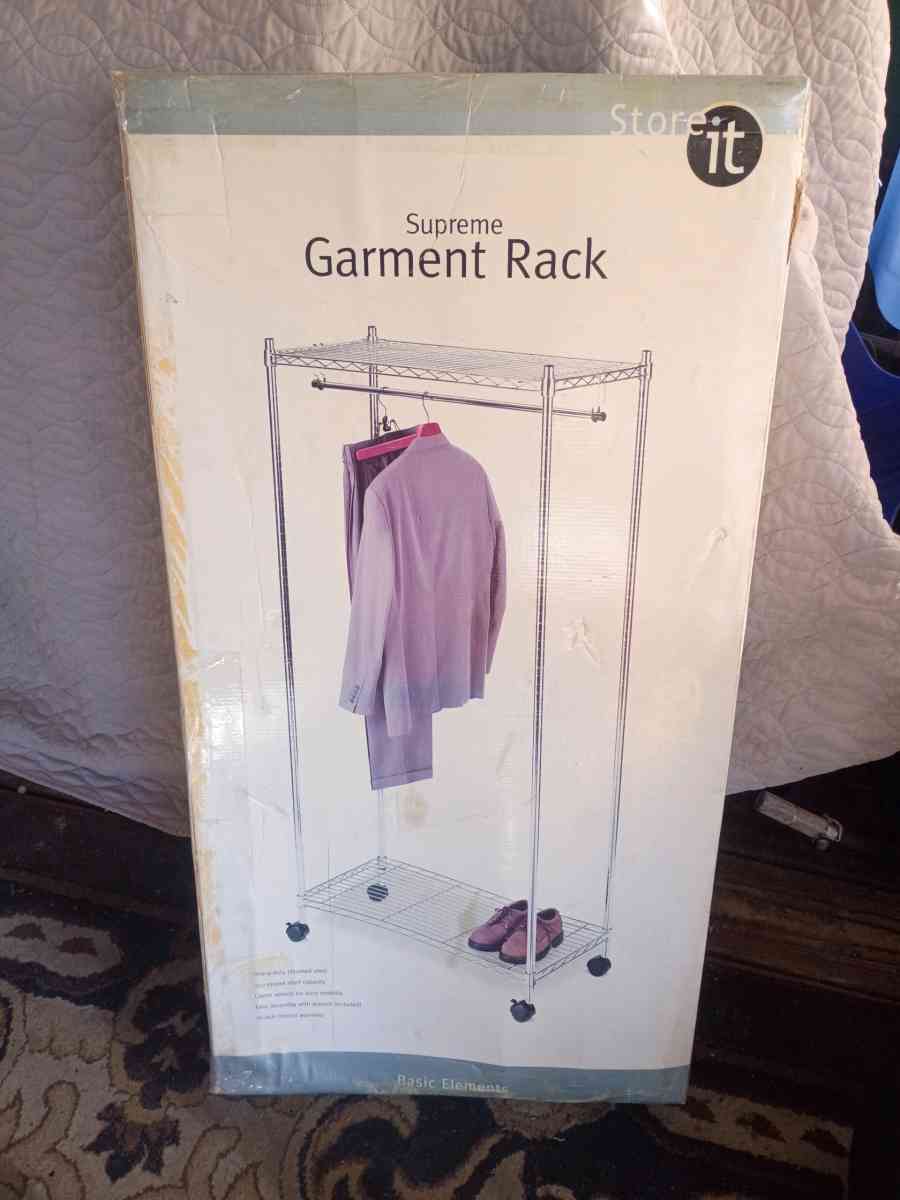 supreme garment rack - Apopka, Florida - FleaMarketBay