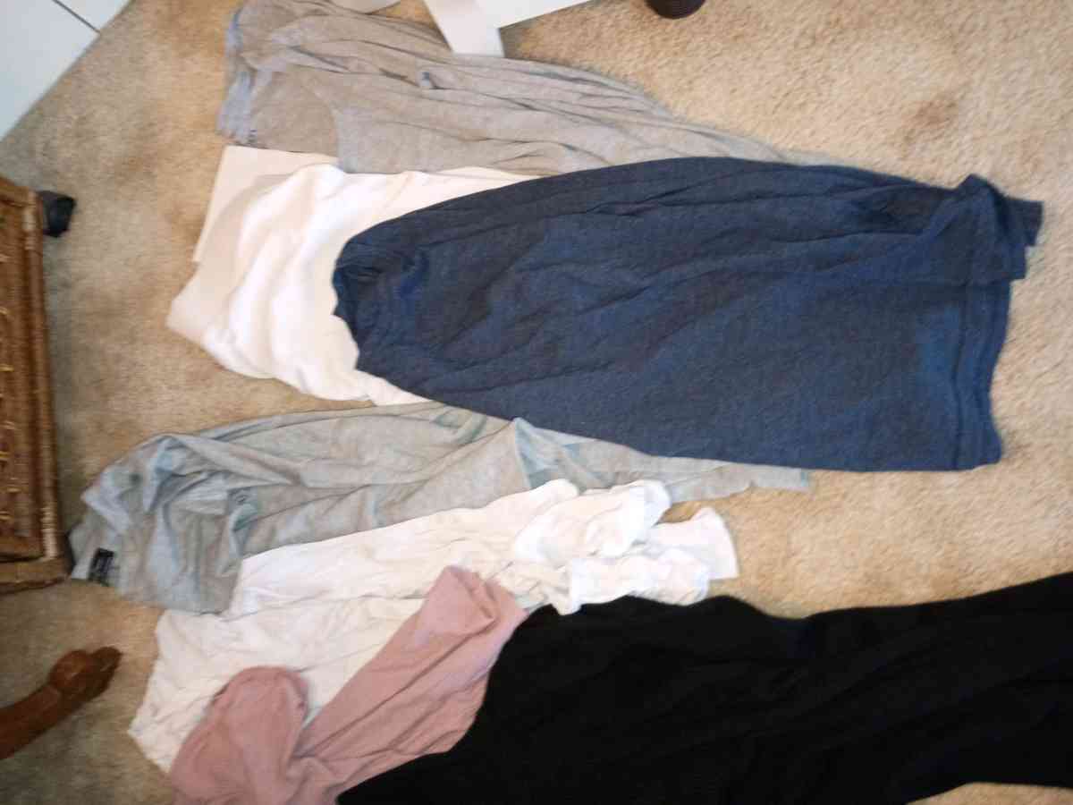 Tons OF Womans Cloths Sizes Very - Columbia, Missouri