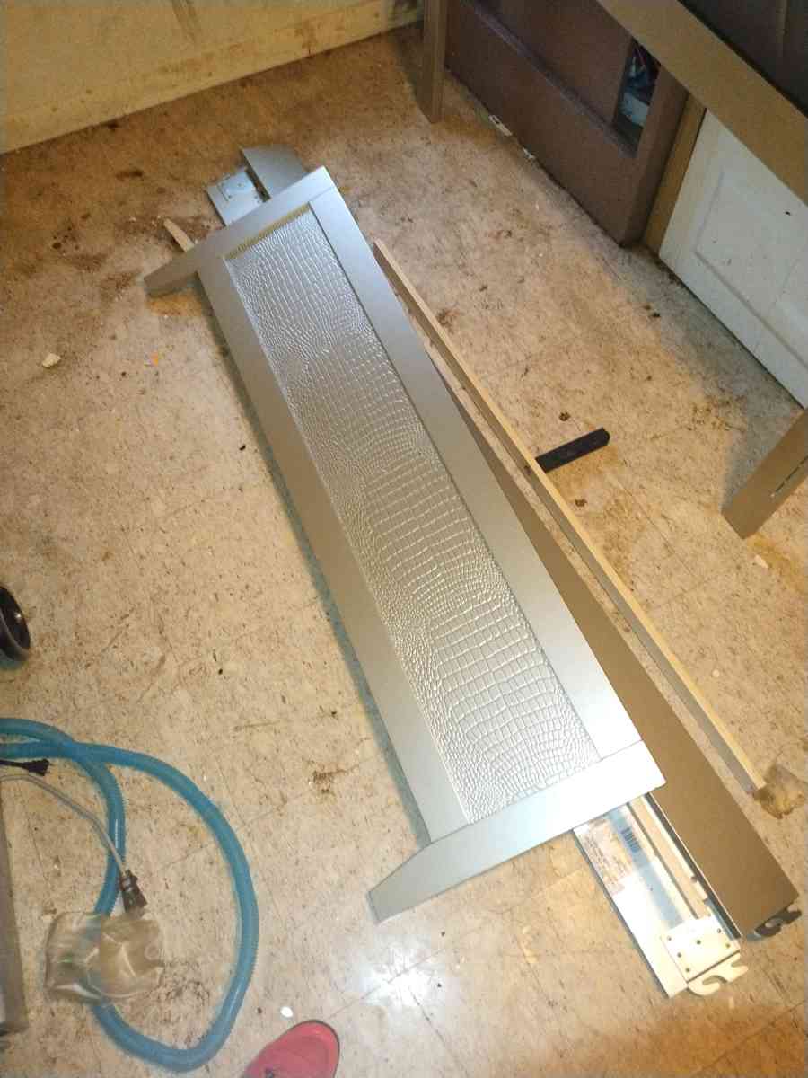 2 footboard headboards and frame - Collinsville, Illinois - FleaMarketBay