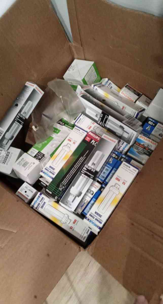 LED lights bulbs and fixtures - Cleveland, Tennessee - FleaMarketBay