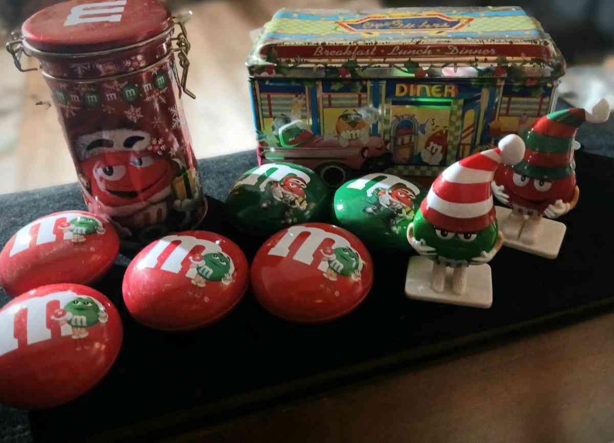 mm christmas tin - Ackerman, Mississippi