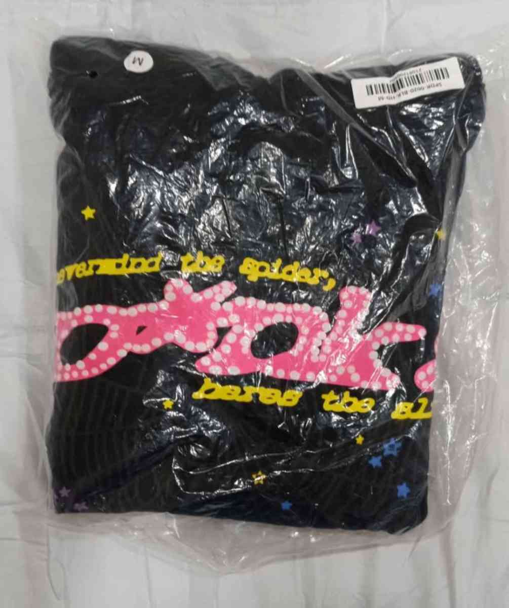 Spider hoodie size m - Hazleton, Pennsylvania