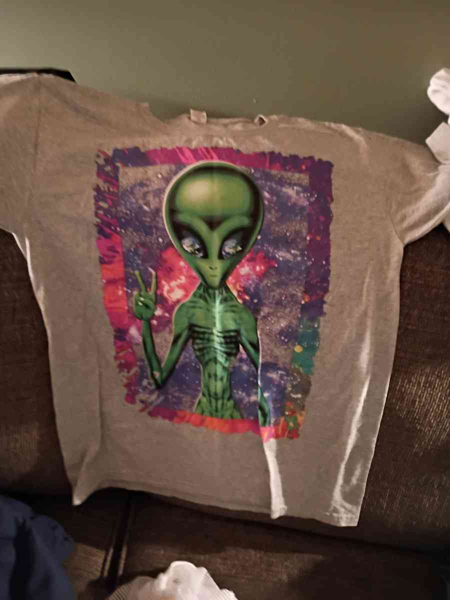 Tons OF Womans Cloths Sizes Very - Columbia, Missouri - FleaMarketBay