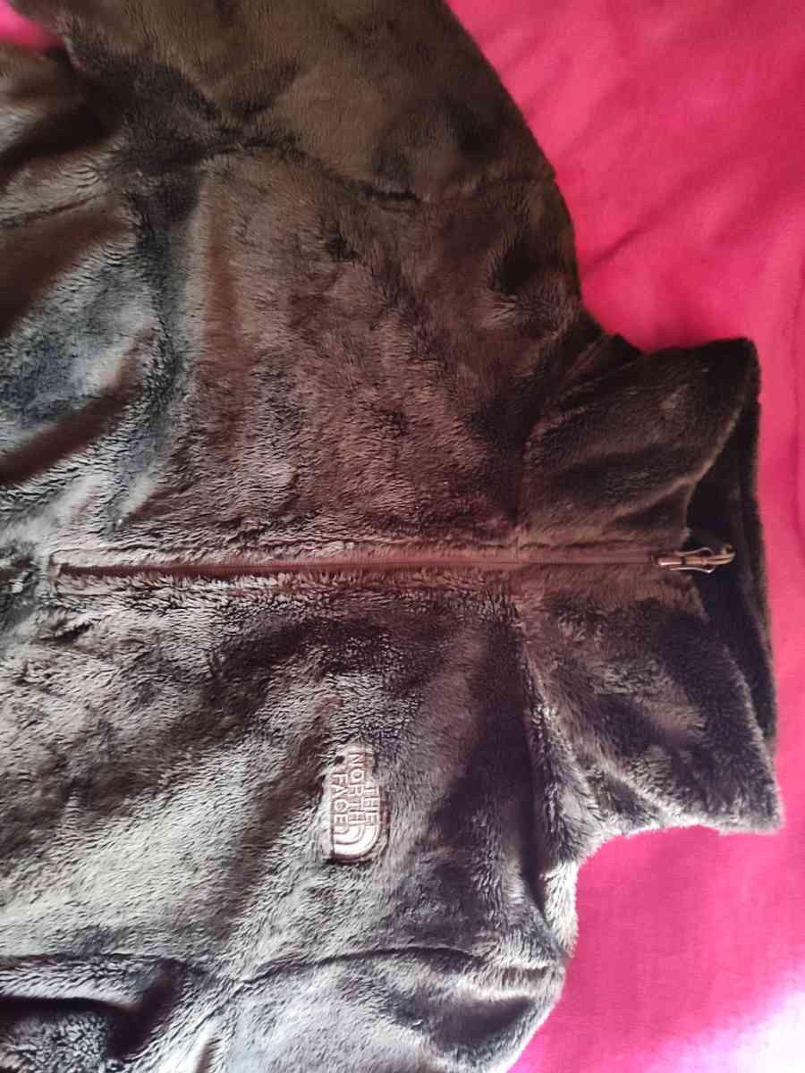 The North Face Women Osito Fuzzy Pullover - Mogadore, Ohio - FleaMarketBay