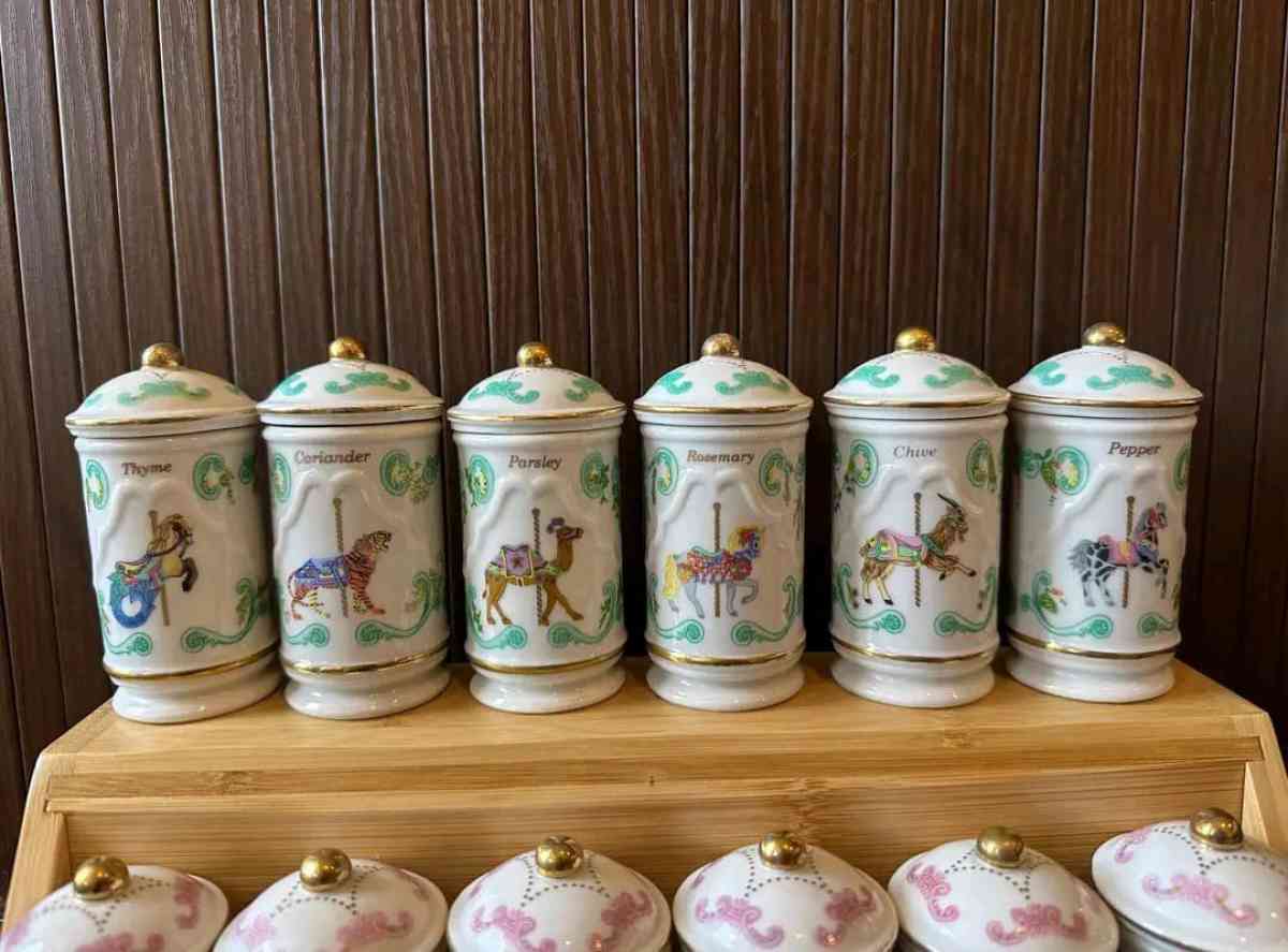 RARE LENOX 1993 CAROUSEL SPICE JARS FULL SET - Georgetown, Delaware - FleaMarketBay