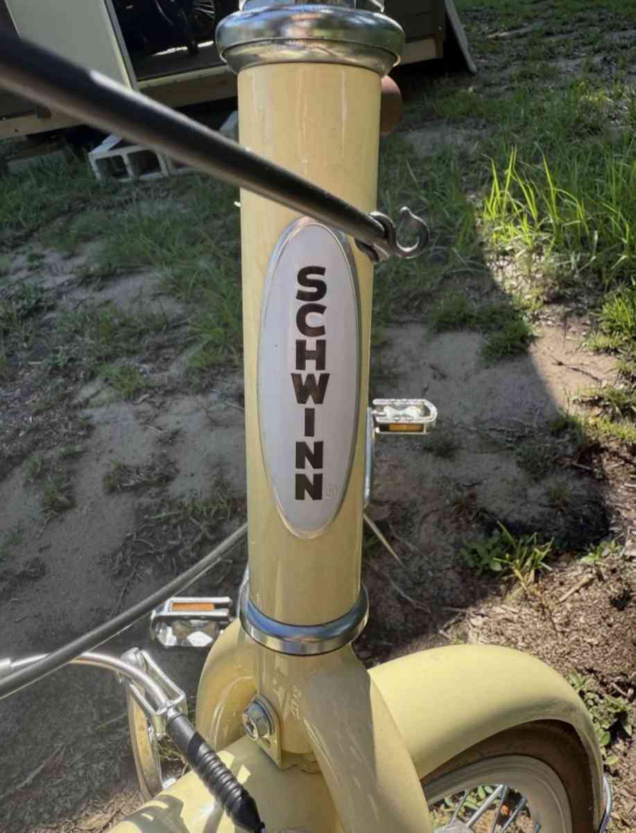 SCHWINN bicycle admiral 700c 7 speed hybrid - Caldwell, Idaho - FleaMarketBay