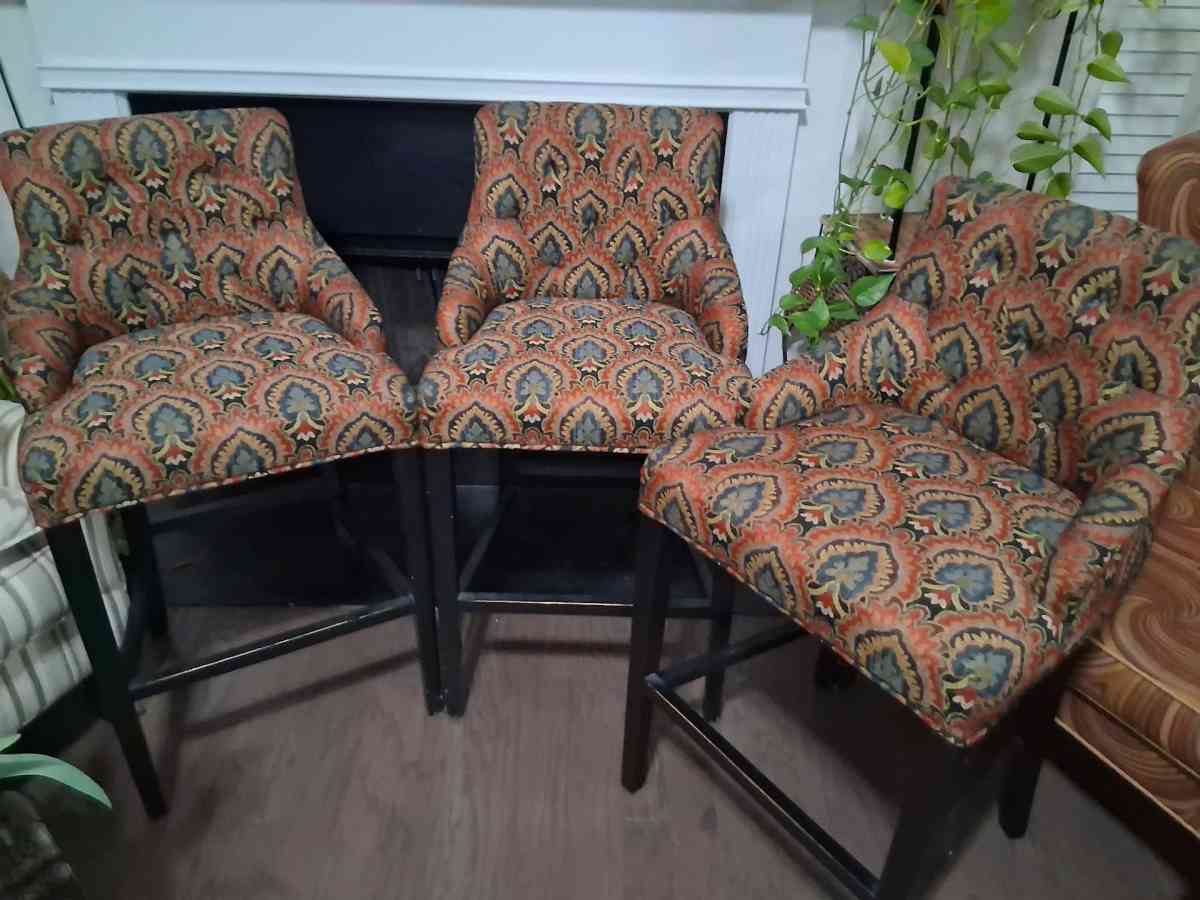 Set a bar to stools - Fayetteville, Georgia