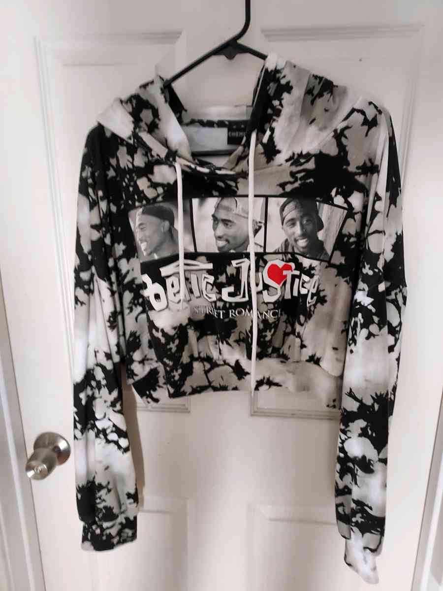 Cropped Tupac hoodie - Oceanside, California