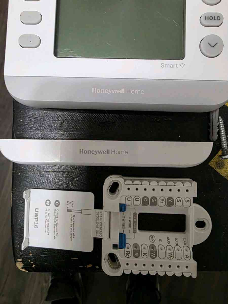 Honeywell Home X2S Smart Thermostat - Bernalillo, New Mexico - FleaMarketBay