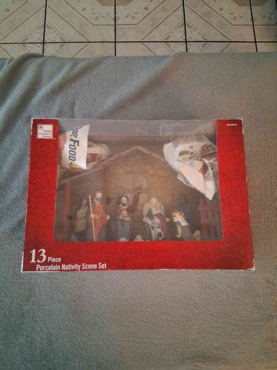 Home Accents Holiday 13 Piece Nativity Scene Set Figurines - North Hollywood, California