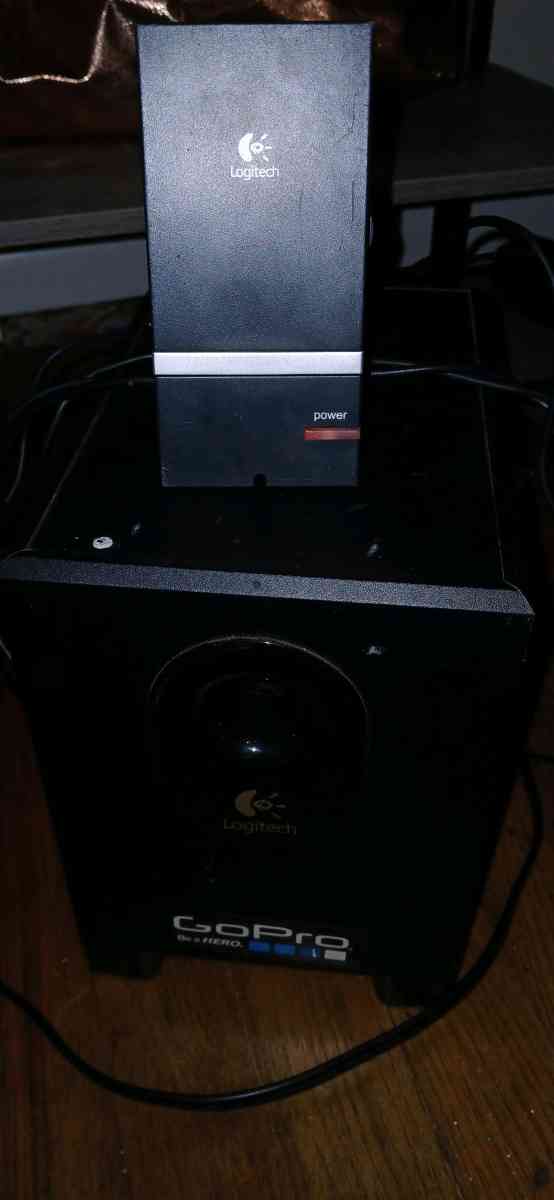 Logitech speakers and subwofer set - Bennettsville, South Carolina - FleaMarketBay