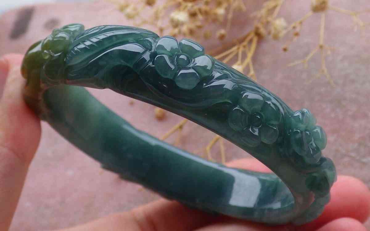 Certificate Jadeite Deer jade Burmese  Bangle 61mm 7inches - Pasadena, California