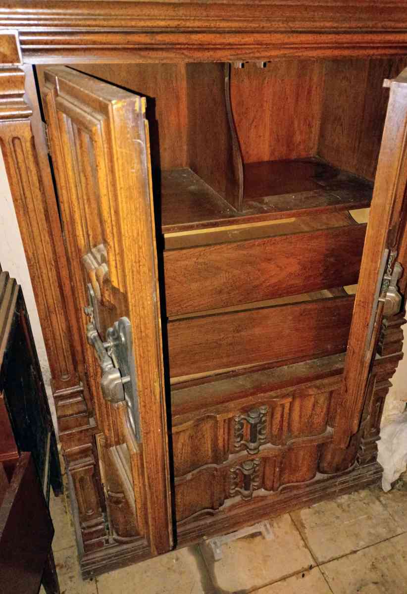 antique wooden cabinet with decorative designs - Indianapolis, Indiana - FleaMarketBay