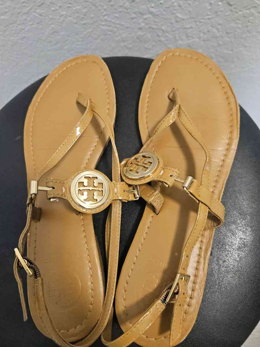 Tory Burch Ali Thong Sandals - Tulsa, Oklahoma - FleaMarketBay