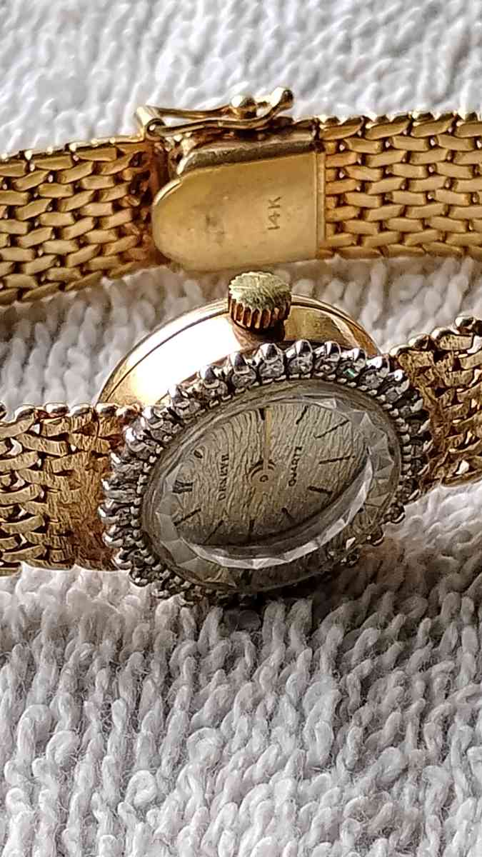 14 karat gold diamond Geneva quartz watch for ladies - Maplesville, Alabama - FleaMarketBay