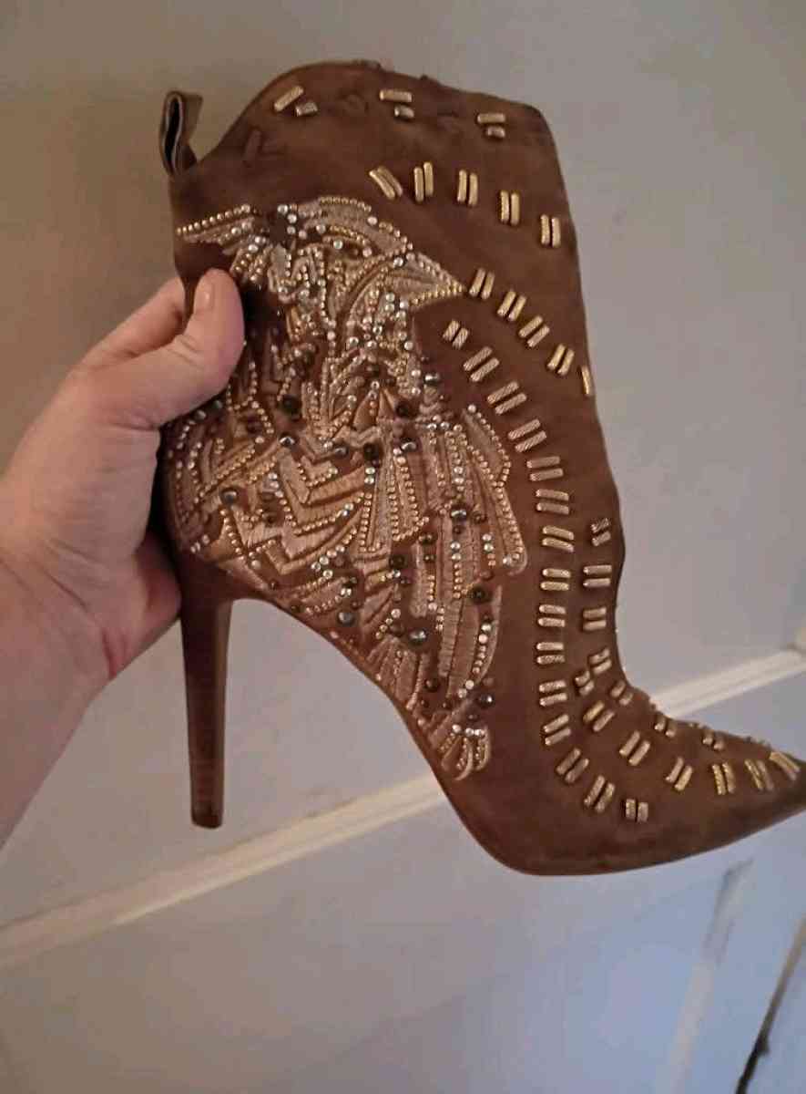 shoes - Philadelphia, Pennsylvania - FleaMarketBay