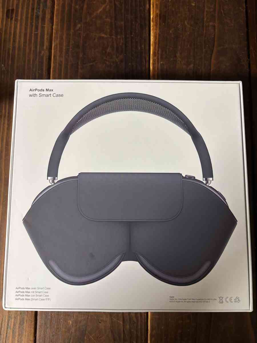 AirPods Max - Sacramento, California - FleaMarketBay