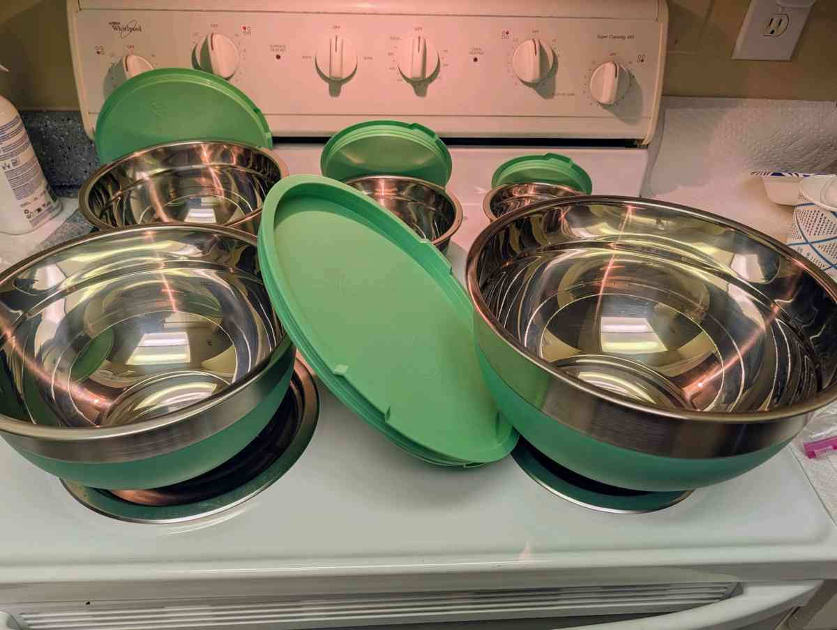 Stainless Steel Mixing Bowl Set - Irving, Texas - FleaMarketBay