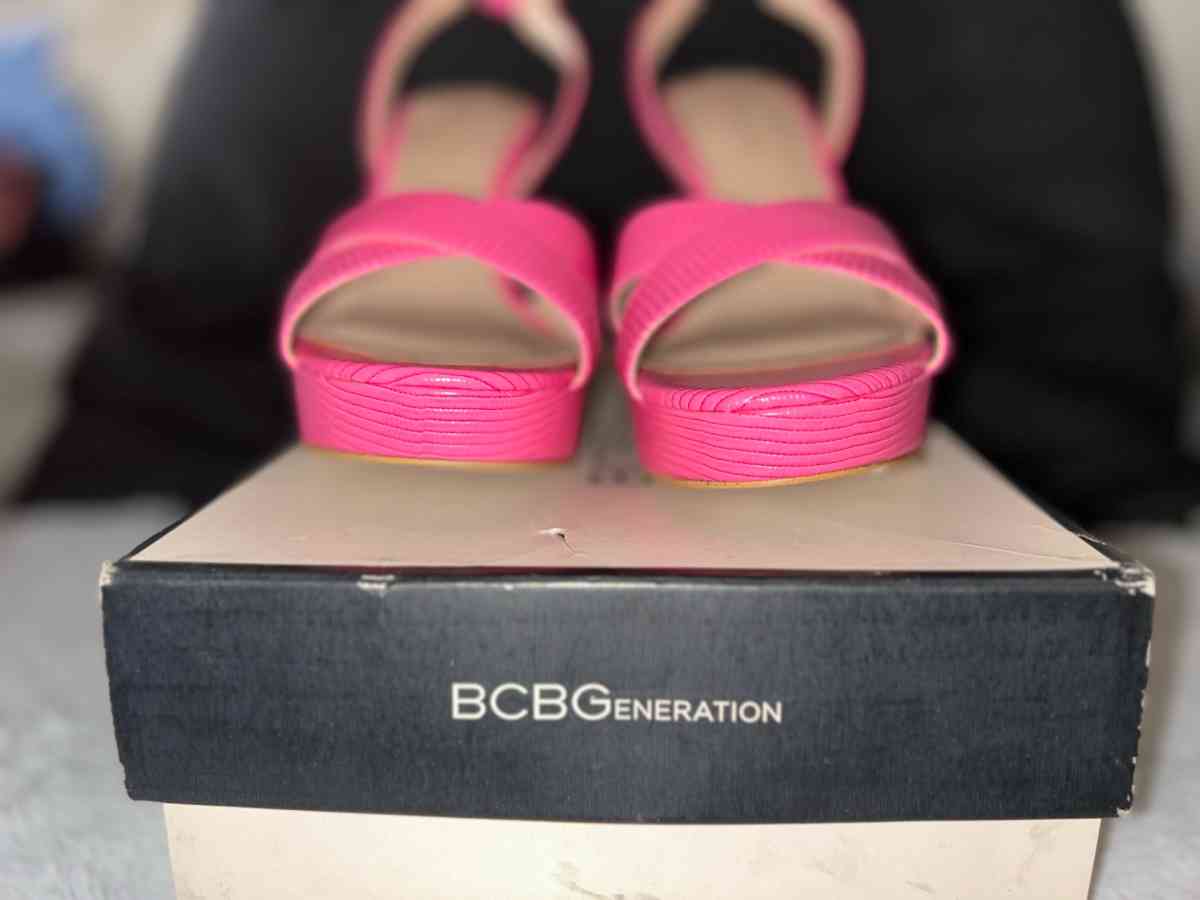 BCBGeneration Fuscia Heels - Las Vegas, Nevada - FleaMarketBay