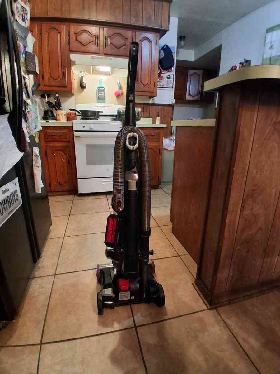 Bissell clearview swivel pet vacuum cleaner - Mesquite, Texas