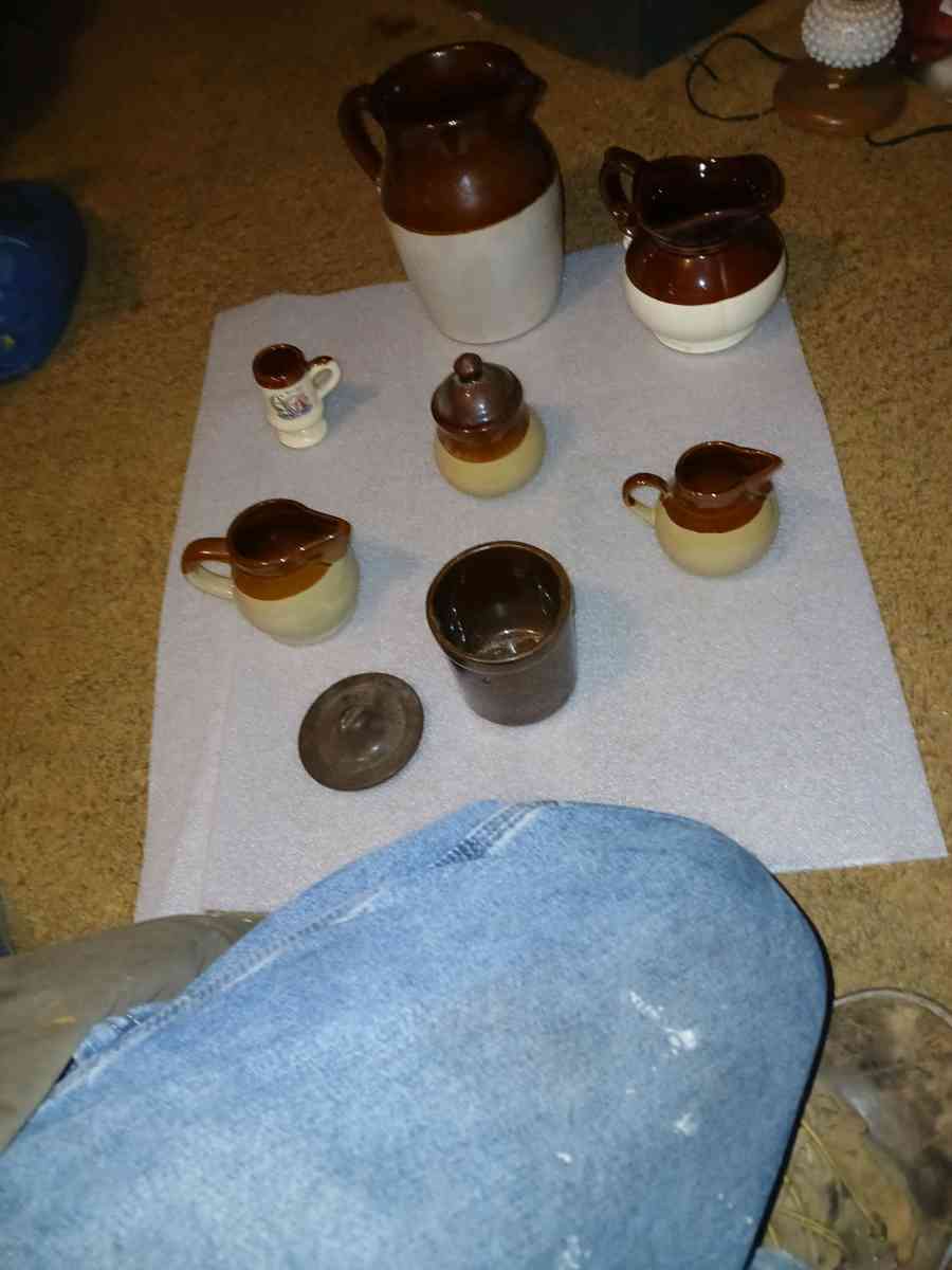 old tea pot stuff - Boone, North Carolina - FleaMarketBay