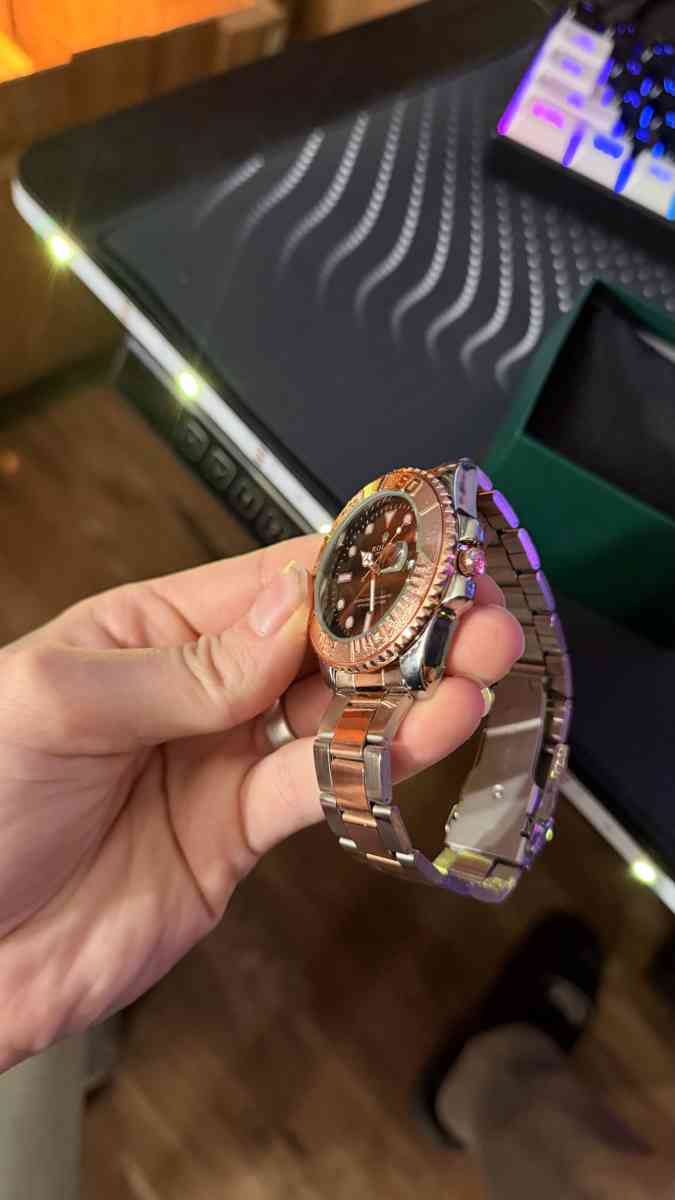 Rose Gold Watch Brown Dial - Youngstown, Ohio - FleaMarketBay