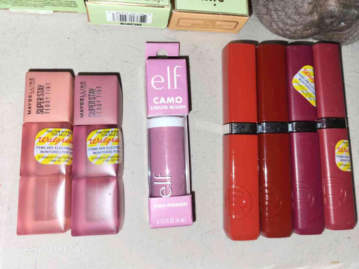 make up - Las Vegas, Nevada - FleaMarketBay