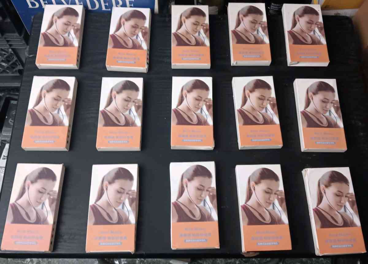 MUSIC WIRED NECK WIRELESS EARBUDS - Bronx, New York - FleaMarketBay