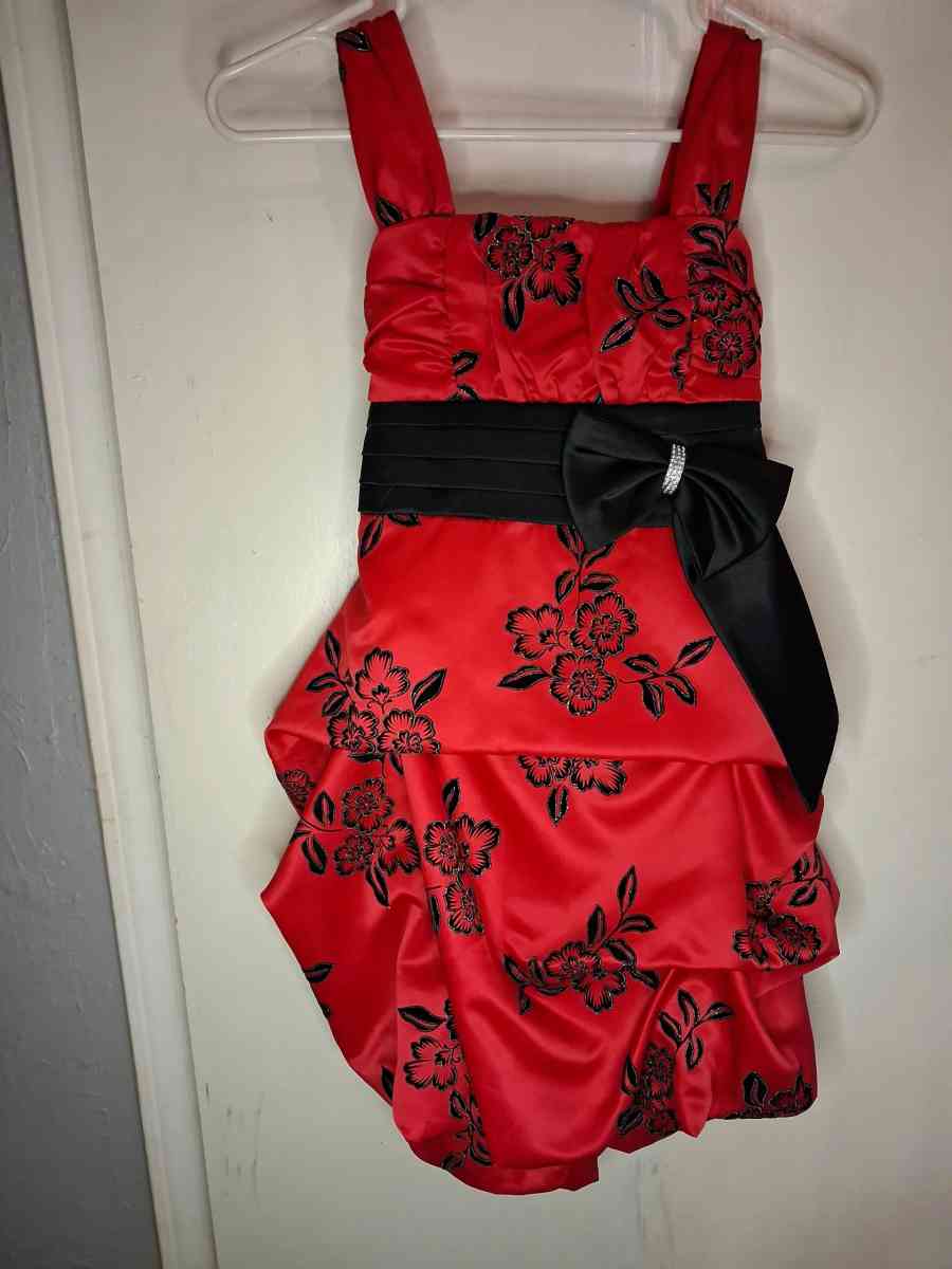 Girls szM Red and black Formal dress - Bridge City, Texas - FleaMarketBay