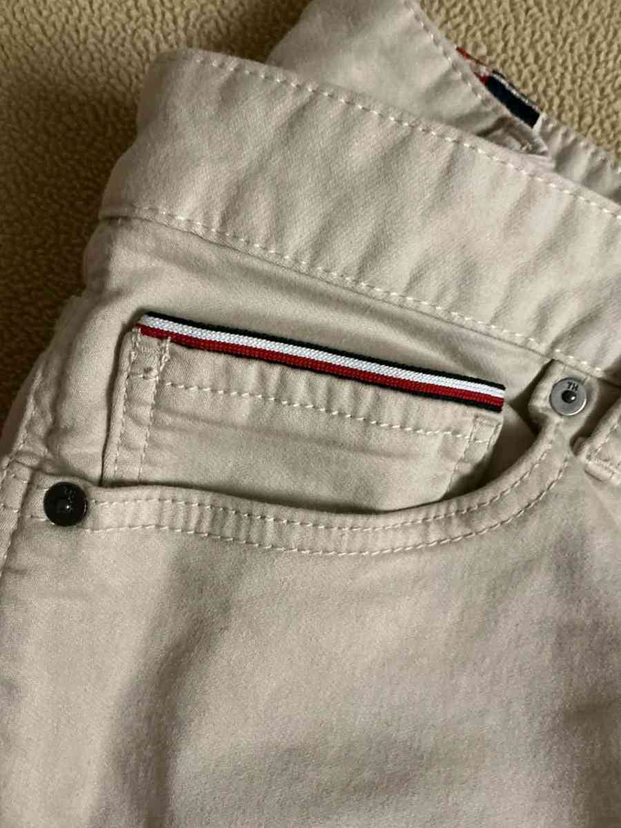 Mens white 36 30 Tommy Hilfiger Jeans Pants - Atlanta, Georgia - FleaMarketBay
