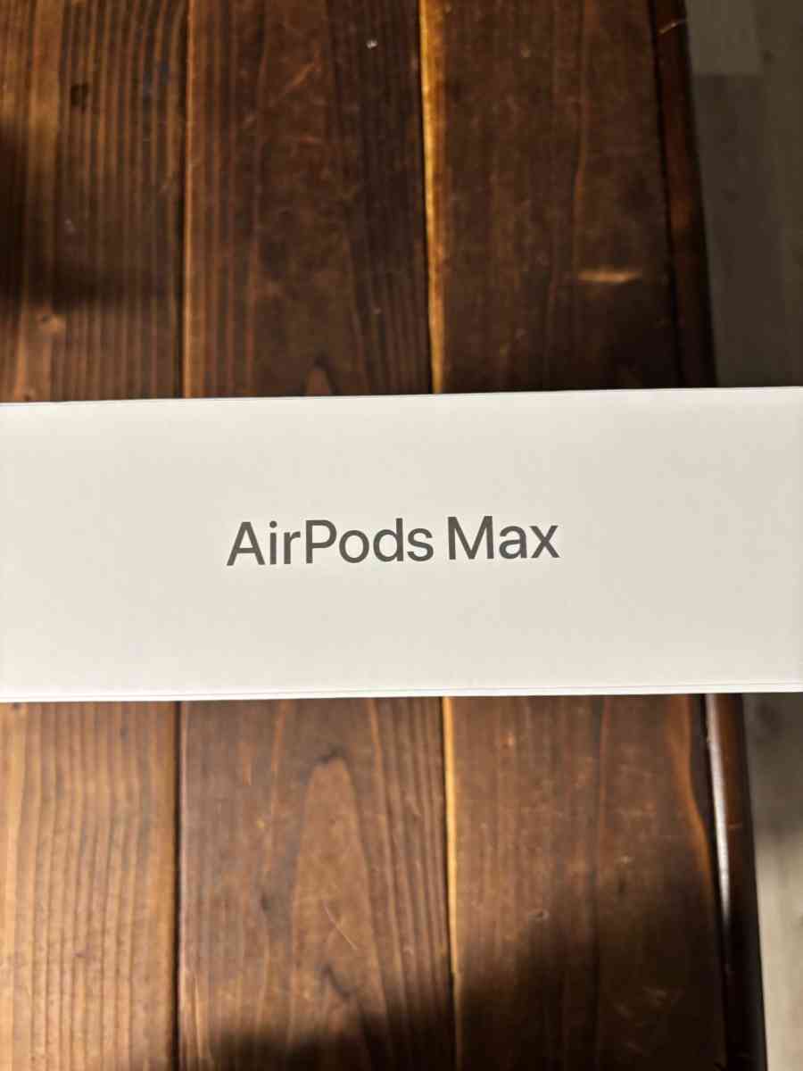 AirPods Max - Sacramento, California - FleaMarketBay