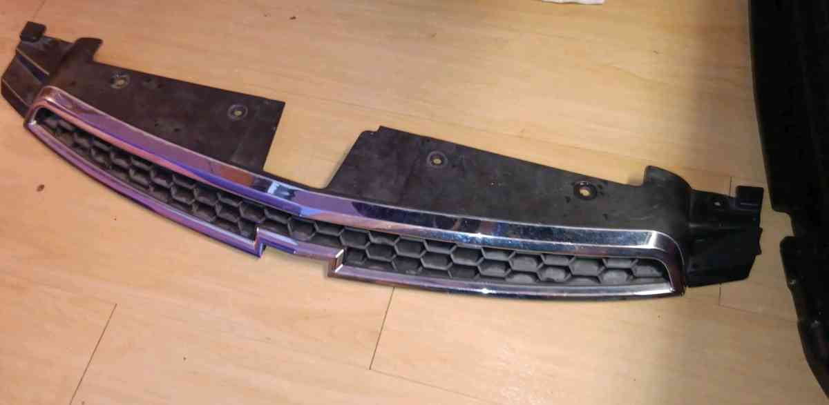 OEM GM Chevy Cruze front grill and shock absorber - Detroit, Michigan - FleaMarketBay