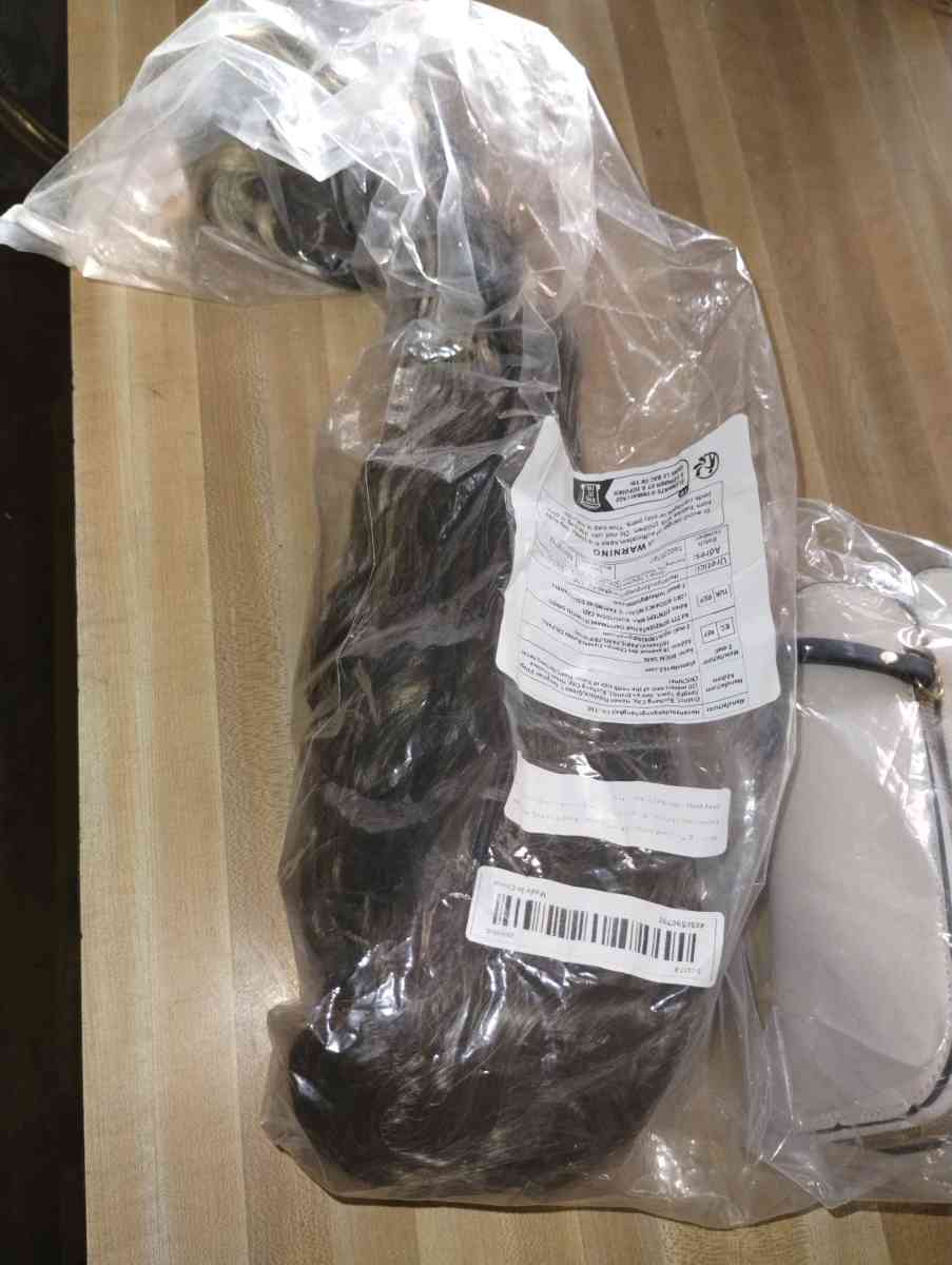 womens wig didnt need it anymore brand new and everything - Clyde, Texas