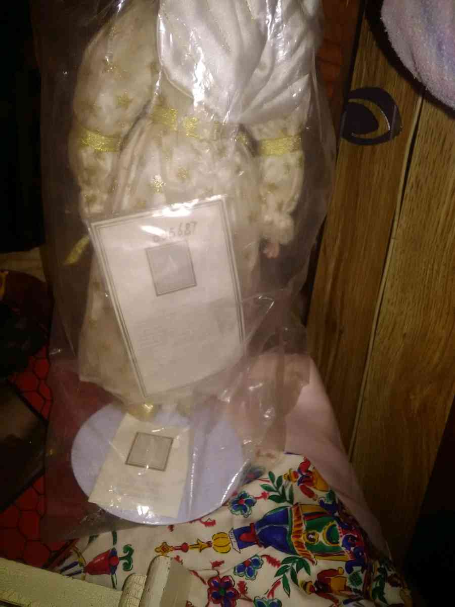ceramic glass doll collectible - Beaverton, Michigan - FleaMarketBay