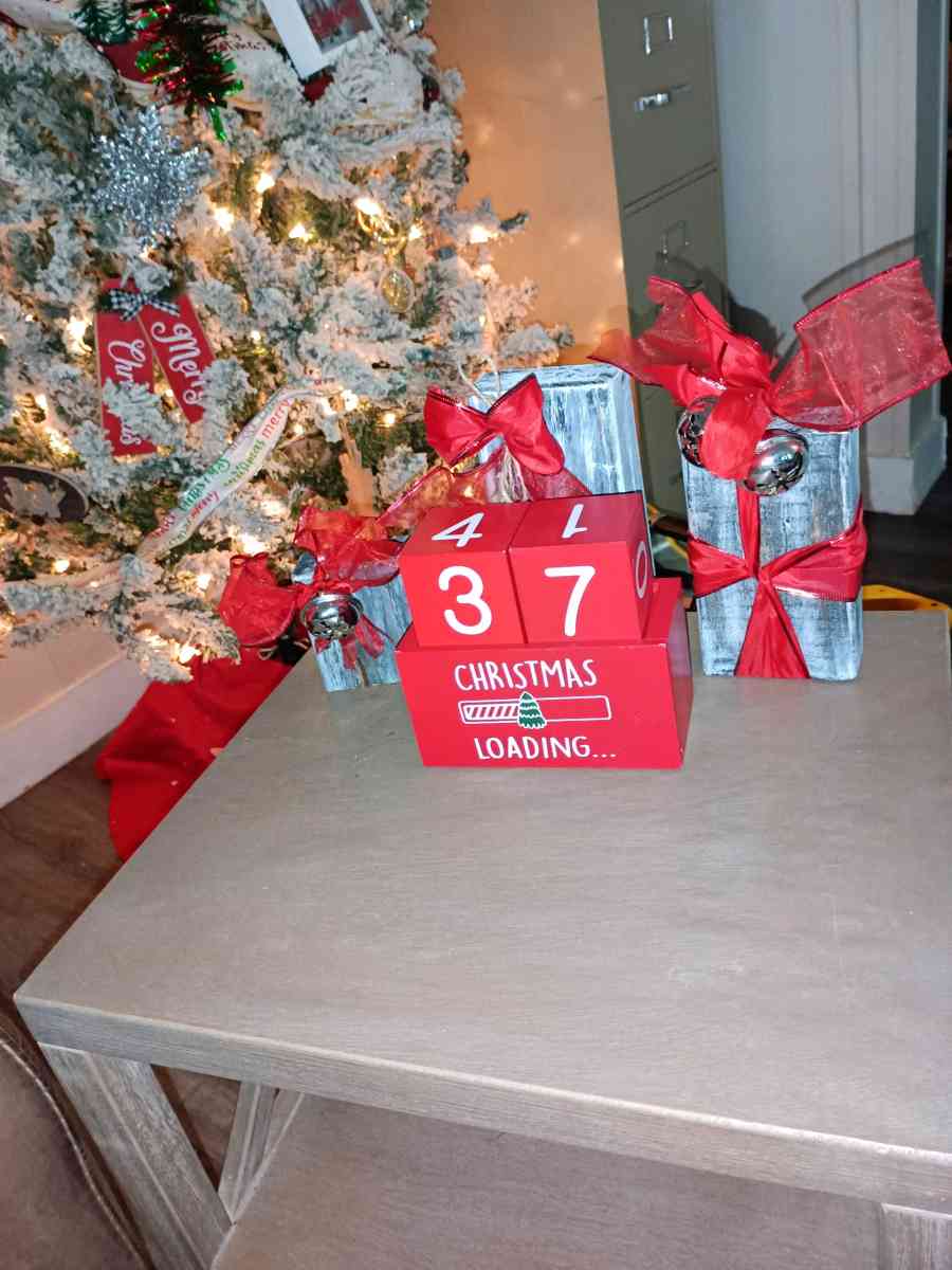 small wooden blocks made into Christmas decorations - Waco, Texas - FleaMarketBay