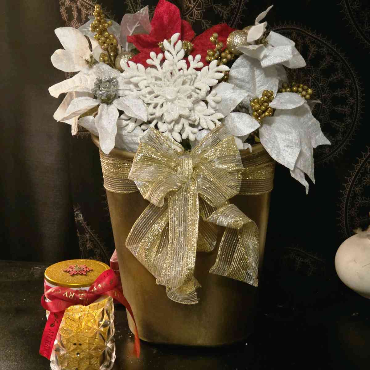 Customisable Holiday Decor - Green Bay, Wisconsin - FleaMarketBay