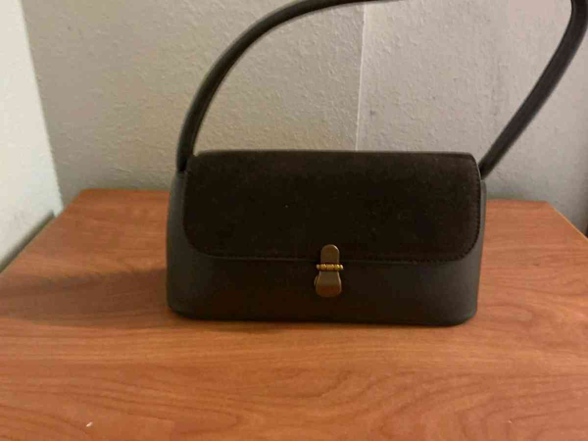 chocolate brown small bag - Atlanta, Georgia - FleaMarketBay
