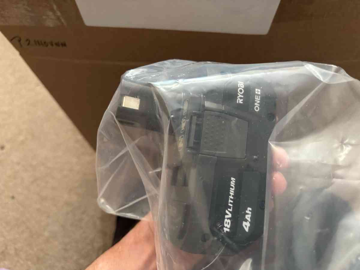 Ryobi P21110 blower kit with battery n charger - Anderson, South Carolina - FleaMarketBay