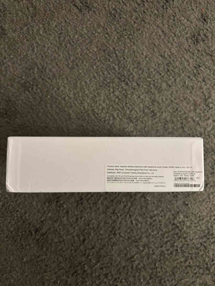 AirPods Max - Sacramento, California - FleaMarketBay