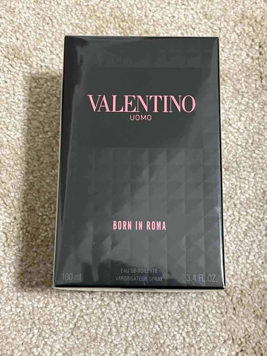 Valentino Born In Roma - Willowbrook, Illinois